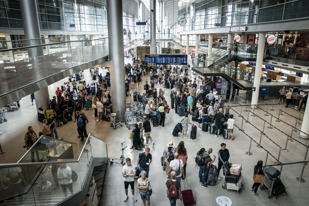 Ni afgange mellem København og London er aflyst under flykaos